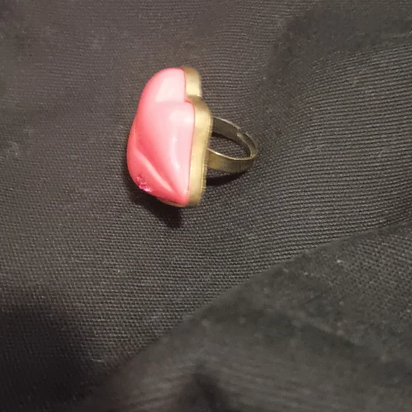 PINK LIP RING - Picture 4 of 6